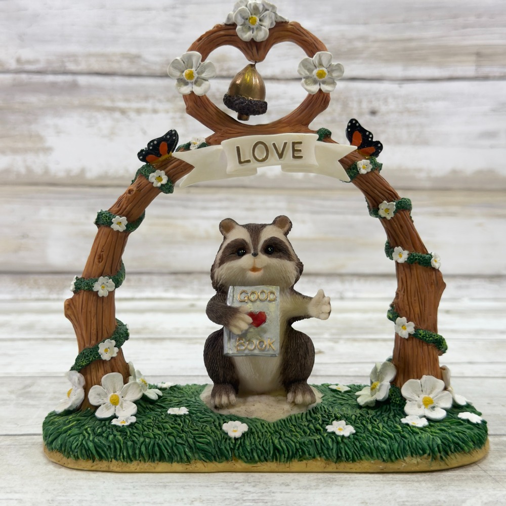 Charming Tails The Altar Of Love 82/108 Mouse New In Box‎